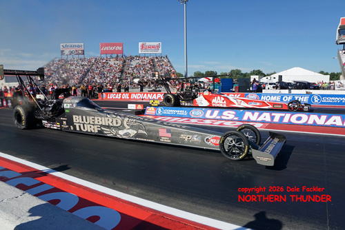 Will Smith (near lane) vs Doug Kalitta (far lane) 